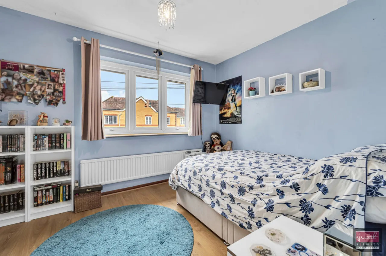 Ashford Crescent, Ashford, photo 13