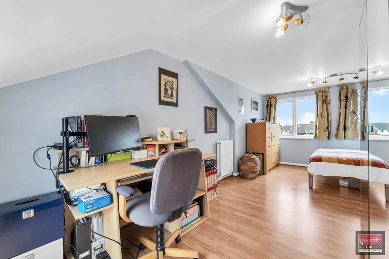 Ashford Crescent, Ashford, photo 12