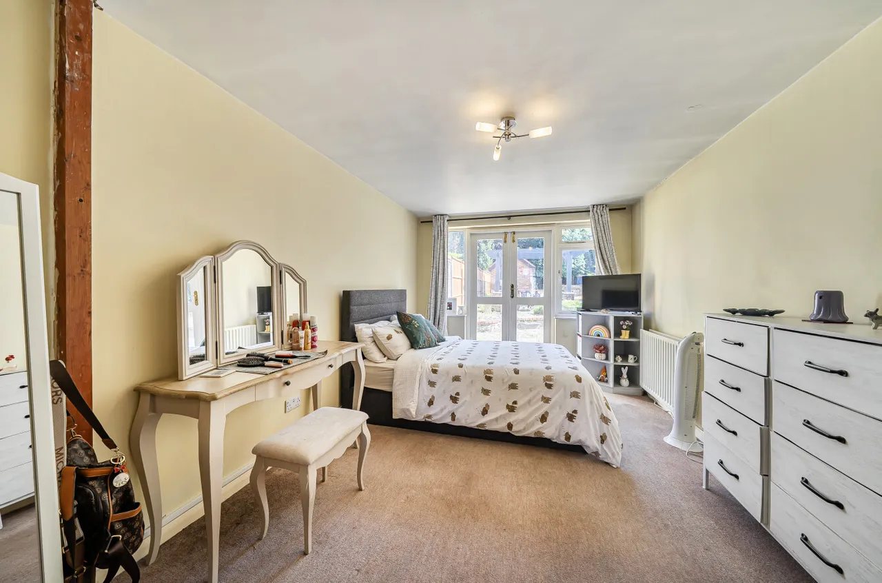 Longmeadow, Frimley, Camberley, Surrey, GU16 8RR, photo 5