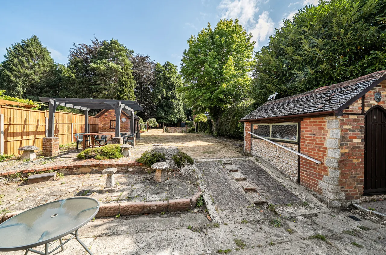 Longmeadow, Frimley, Camberley, Surrey, GU16 8RR, photo 16