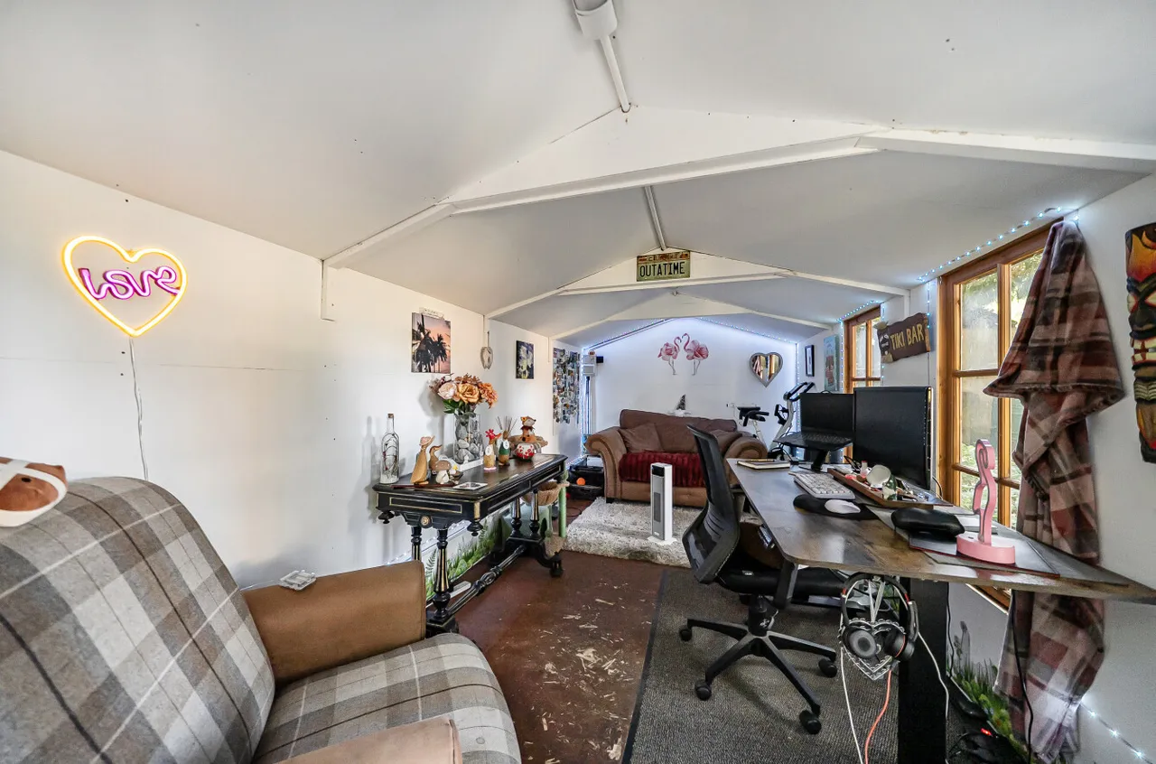 Longmeadow, Frimley, Camberley, Surrey, GU16 8RR, photo 8
