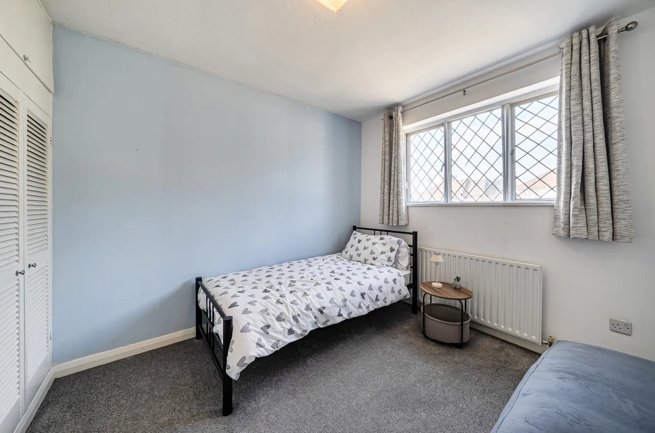 Longmeadow, Frimley, Camberley, Surrey, GU16 8RR, photo 6