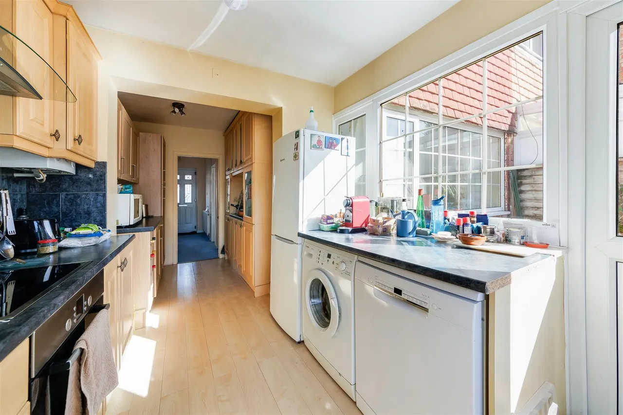 Hazel Crescent, Kidlington, photo 6