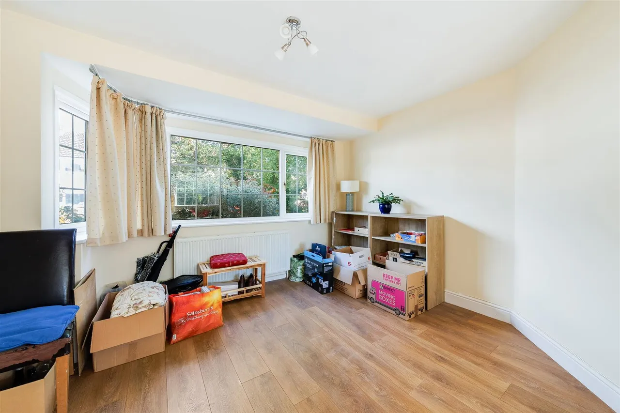 Hazel Crescent, Kidlington, photo 9