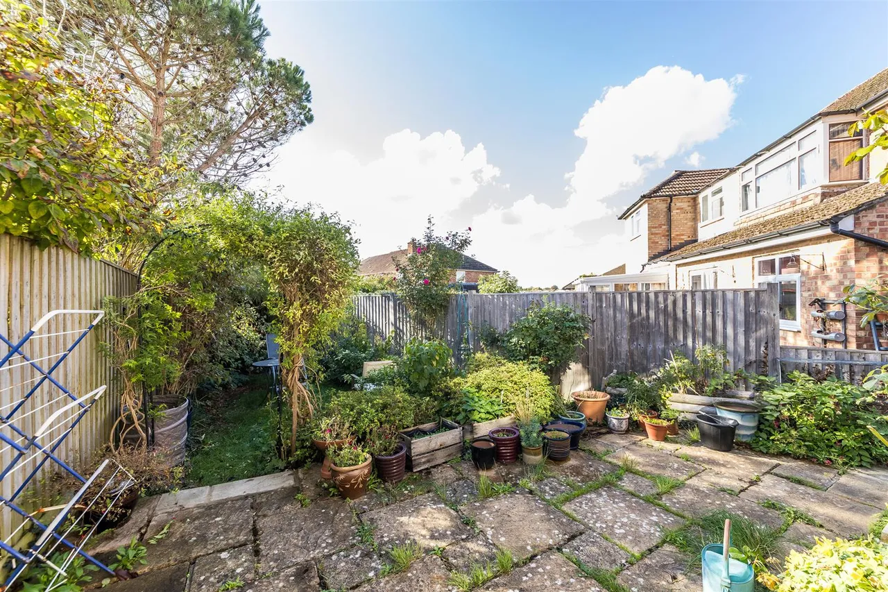 Hazel Crescent, Kidlington, photo 14