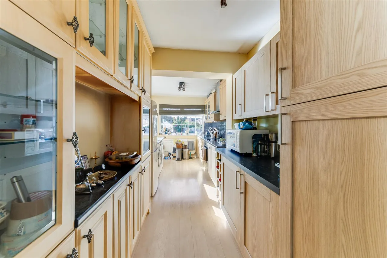 Hazel Crescent, Kidlington, photo 4