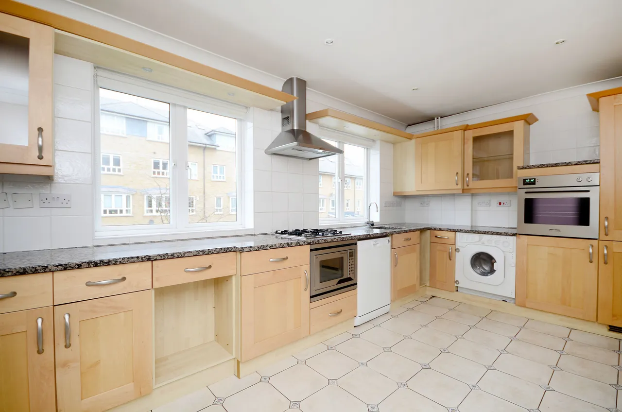 11 May Bate Avenue, Kingston upon Thames, photo 9
