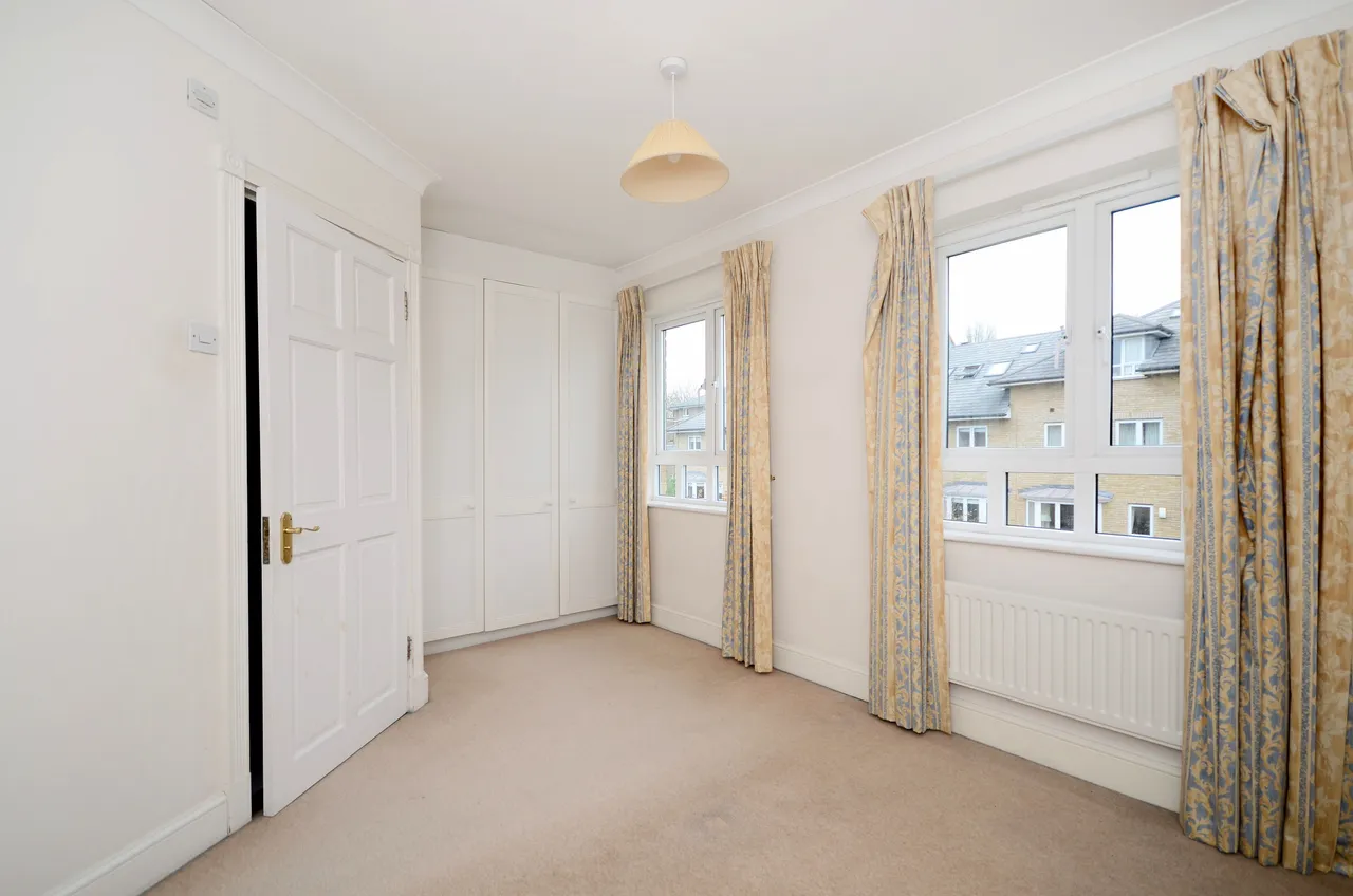 11 May Bate Avenue, Kingston upon Thames, photo 2