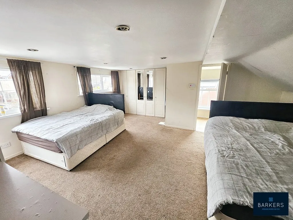 Crowther Road, Heckmondwike WF16 9LA, photo 9
