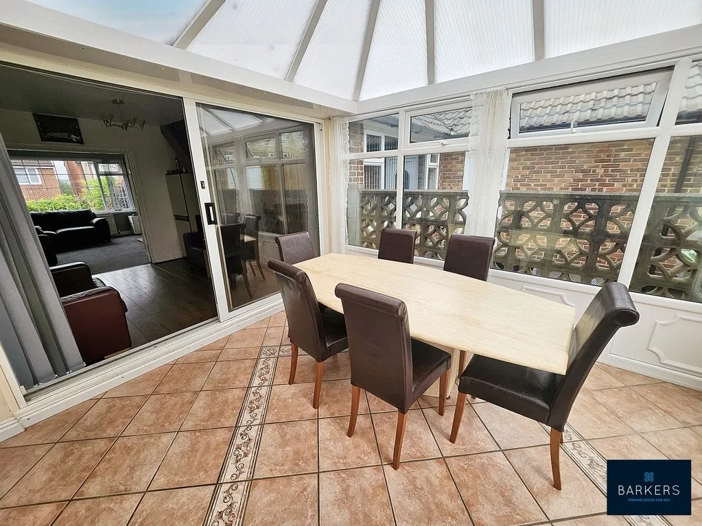 Crowther Road, Heckmondwike WF16 9LA, photo 5