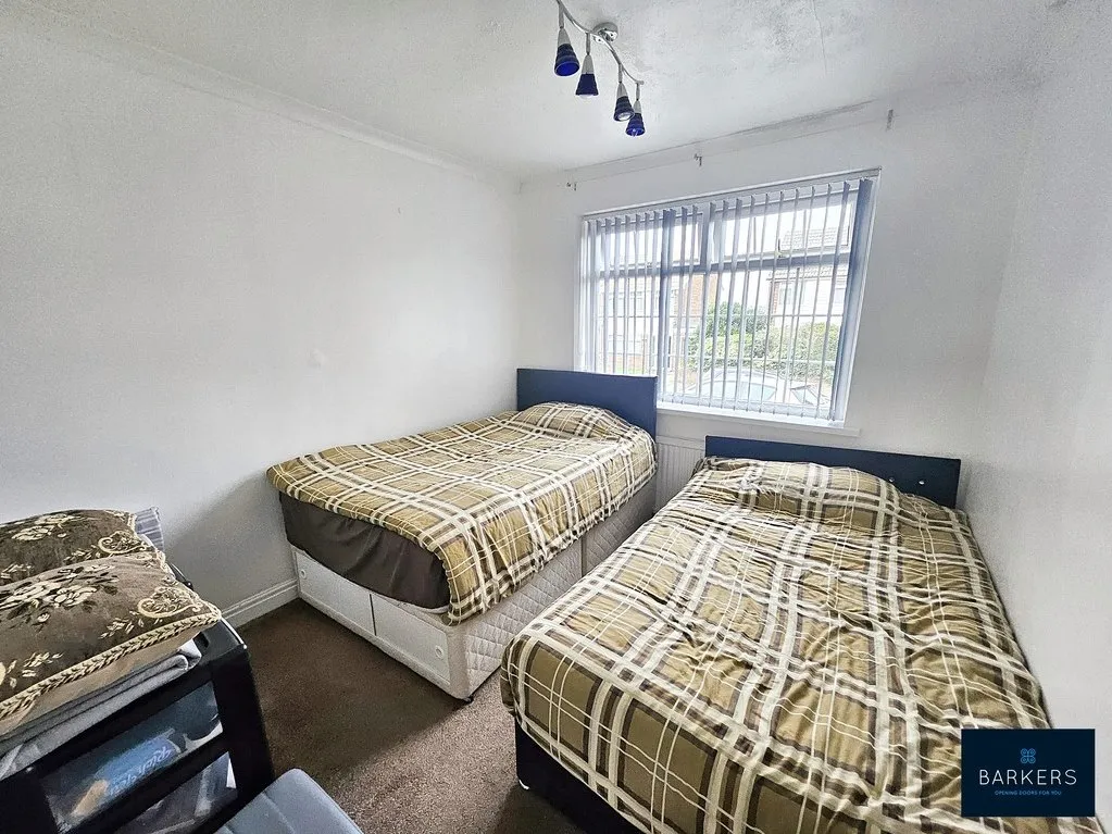 Crowther Road, Heckmondwike WF16 9LA, photo 12