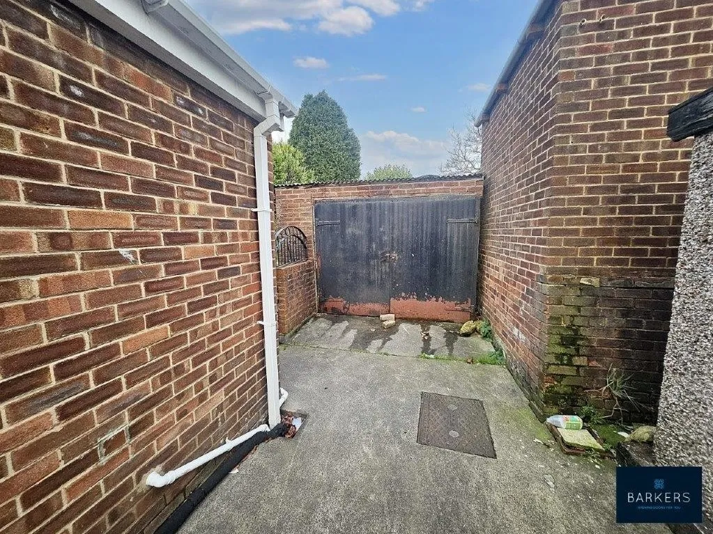 Crowther Road, Heckmondwike WF16 9LA, photo 19