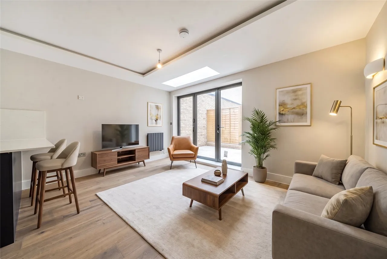 Shepherds Bush Road, W6, photo 3