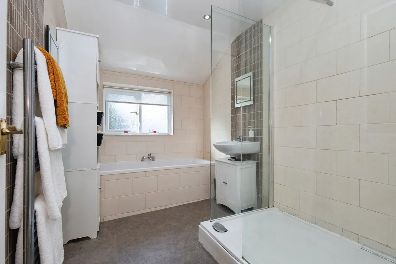Newmarket Road, ASHTON-UNDER-LYNE, Lancashire, OL7, photo 15
