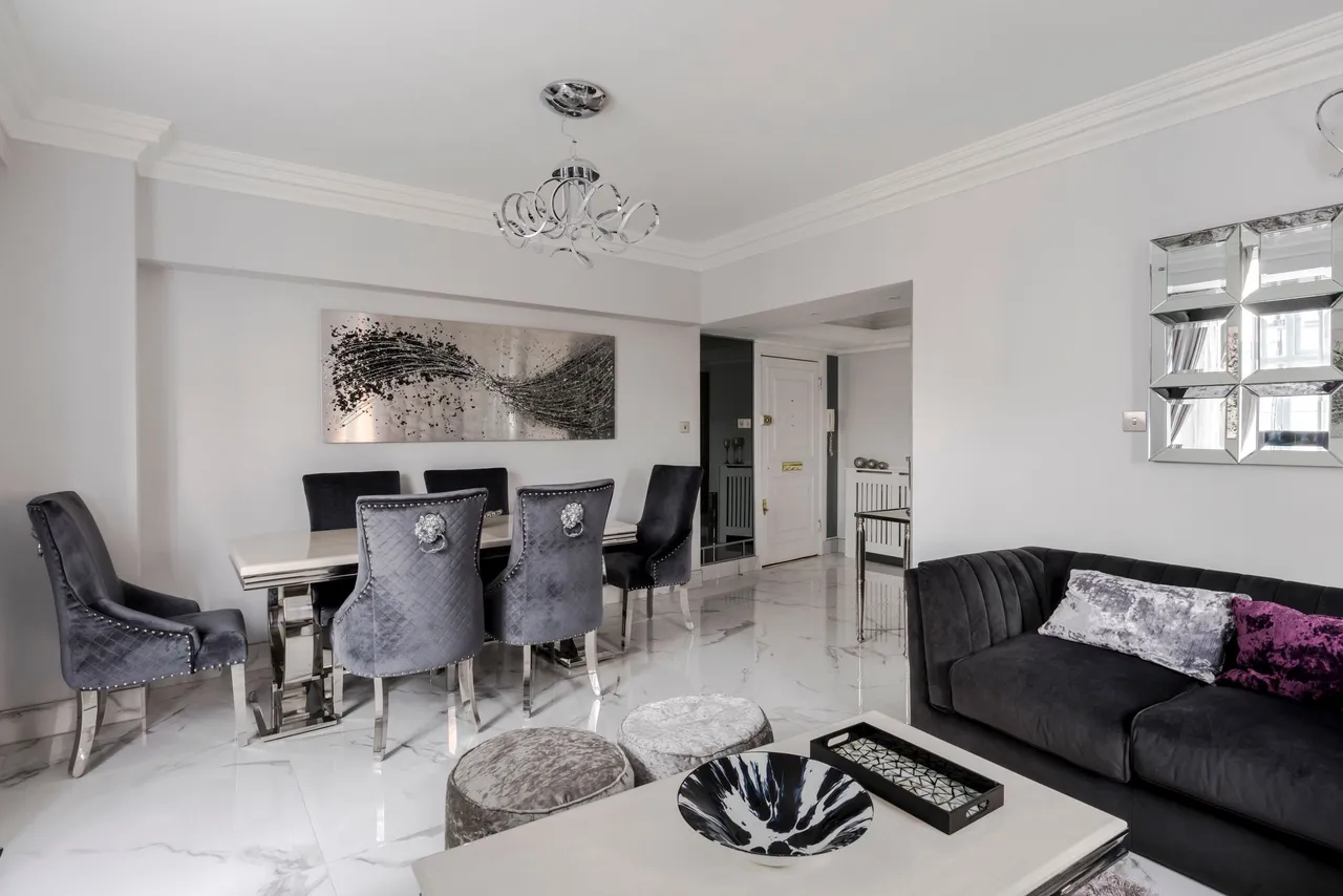 Brompton Road, Knightsbridge, SW3, photo 2