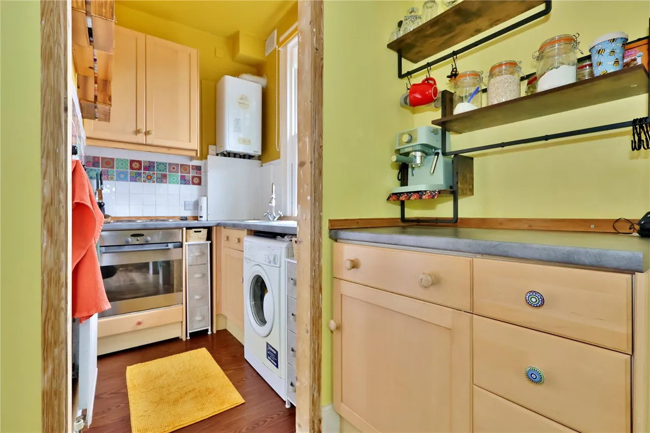 Broomhall Road, Woking, GU21, photo 10