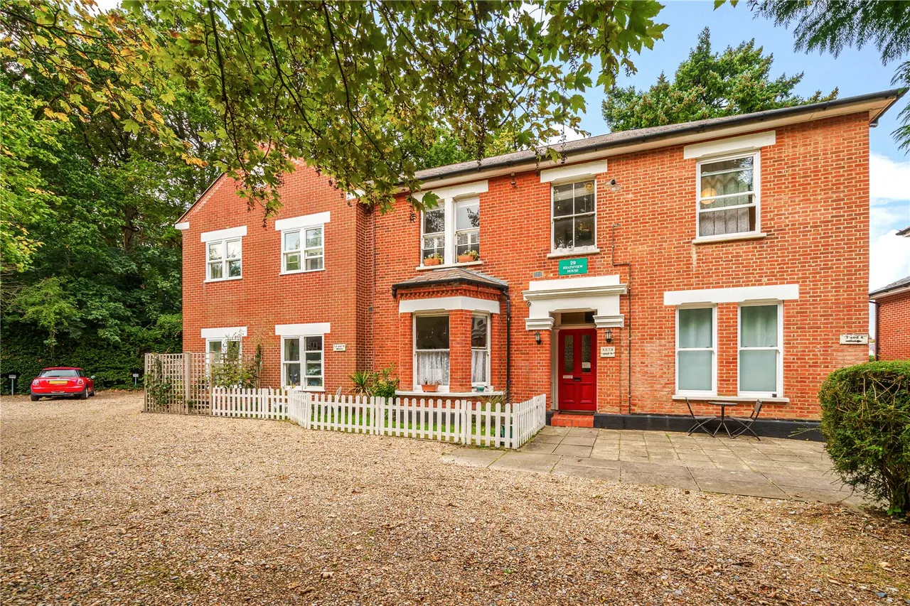 Broomhall Road, Woking, GU21, photo 17