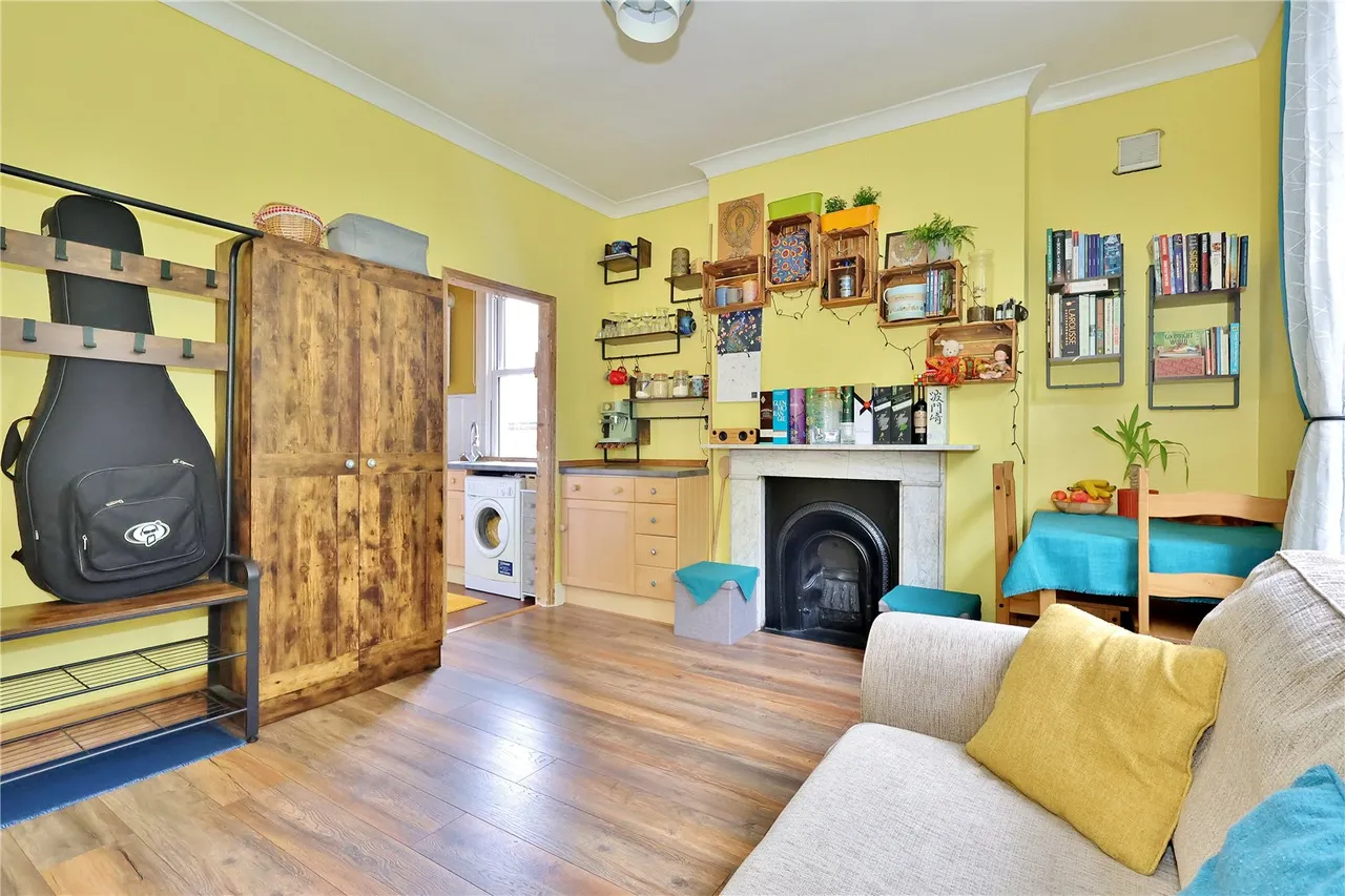 Broomhall Road, Woking, GU21, photo 9