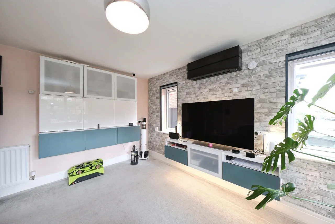 Kingfisher Way, Ollerton, Newark, Nottinghamshire, NG22, photo 5