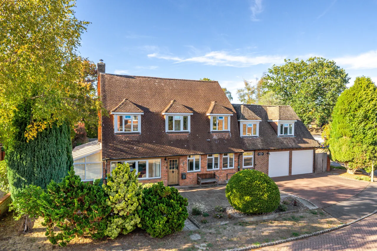 4 bed house for sale, Foxwood, Fleet, GU51
