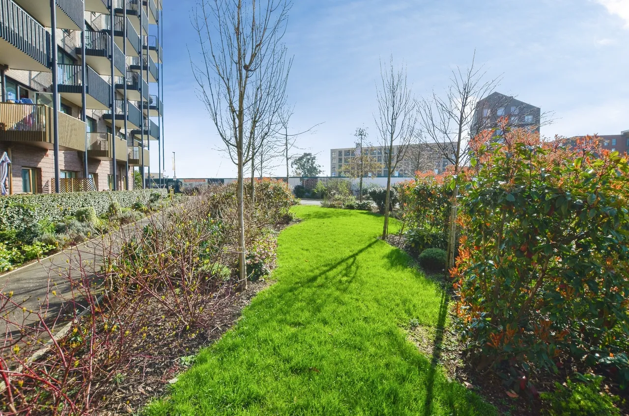 Henry Strong Road, Harrow, HA1, photo 16