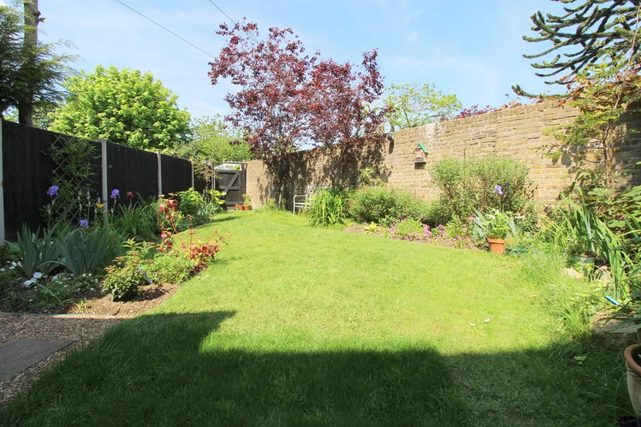 Gables Avenue, Ashford, TW15, photo 14