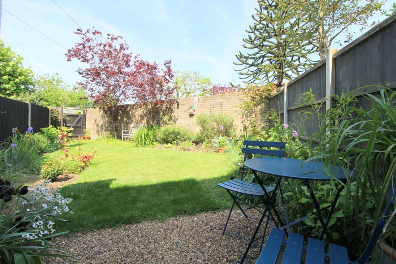 Gables Avenue, Ashford, TW15, photo 5