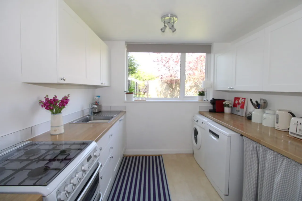 Gables Avenue, Ashford, TW15, photo 4