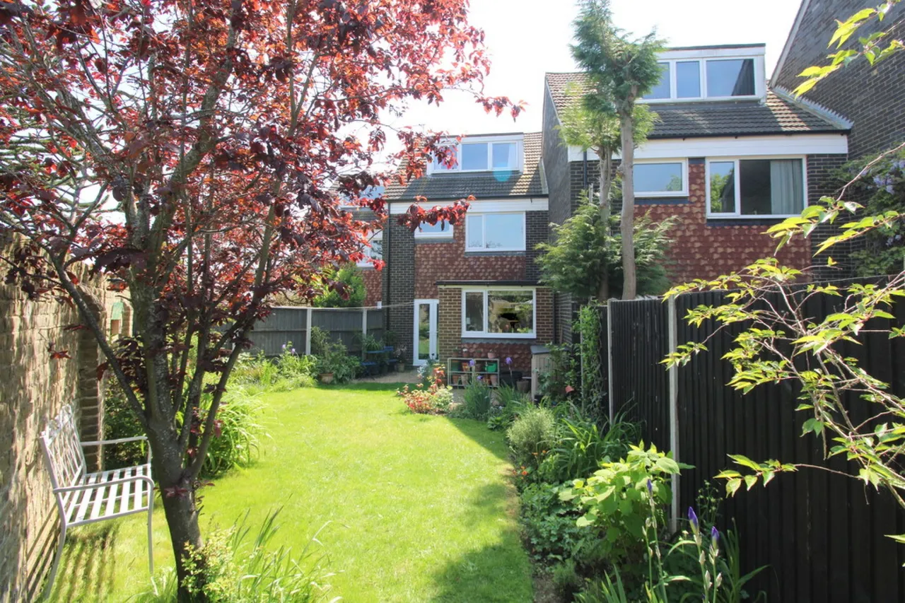 Gables Avenue, Ashford, TW15, photo 13