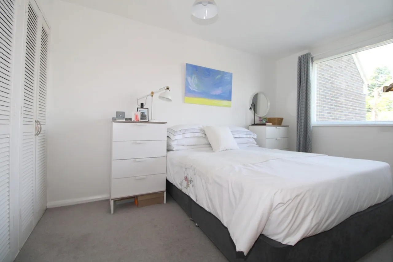 Gables Avenue, Ashford, TW15, photo 9
