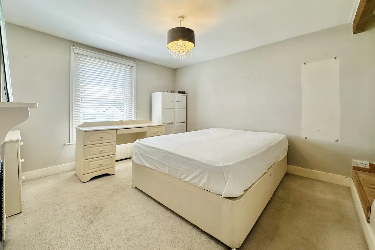 Clarence Road, Fleet, Hampshire, GU51 3XR, photo 4