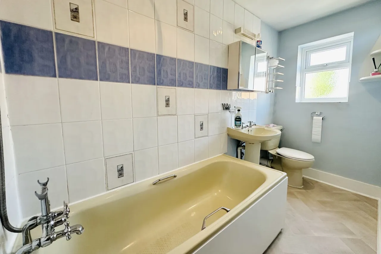 Clarence Road, Fleet, Hampshire, GU51 3XR, photo 8