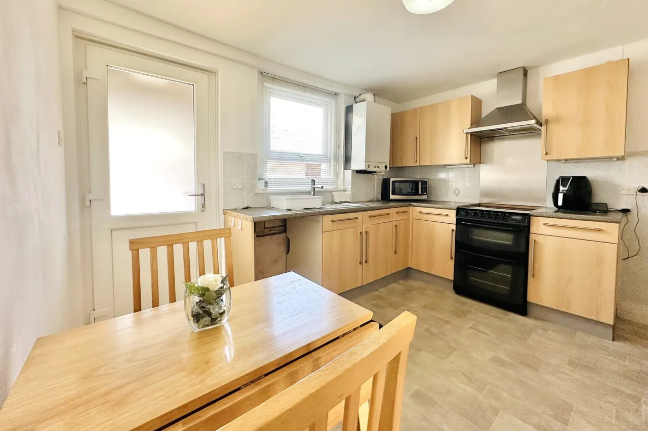 Clarence Road, Fleet, Hampshire, GU51 3XR, photo 6