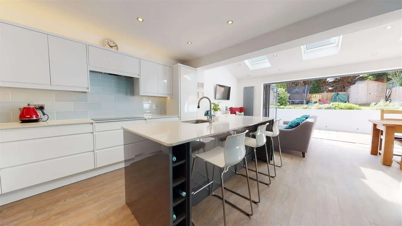 Dene Road, Buckhurst Hill, photo 4