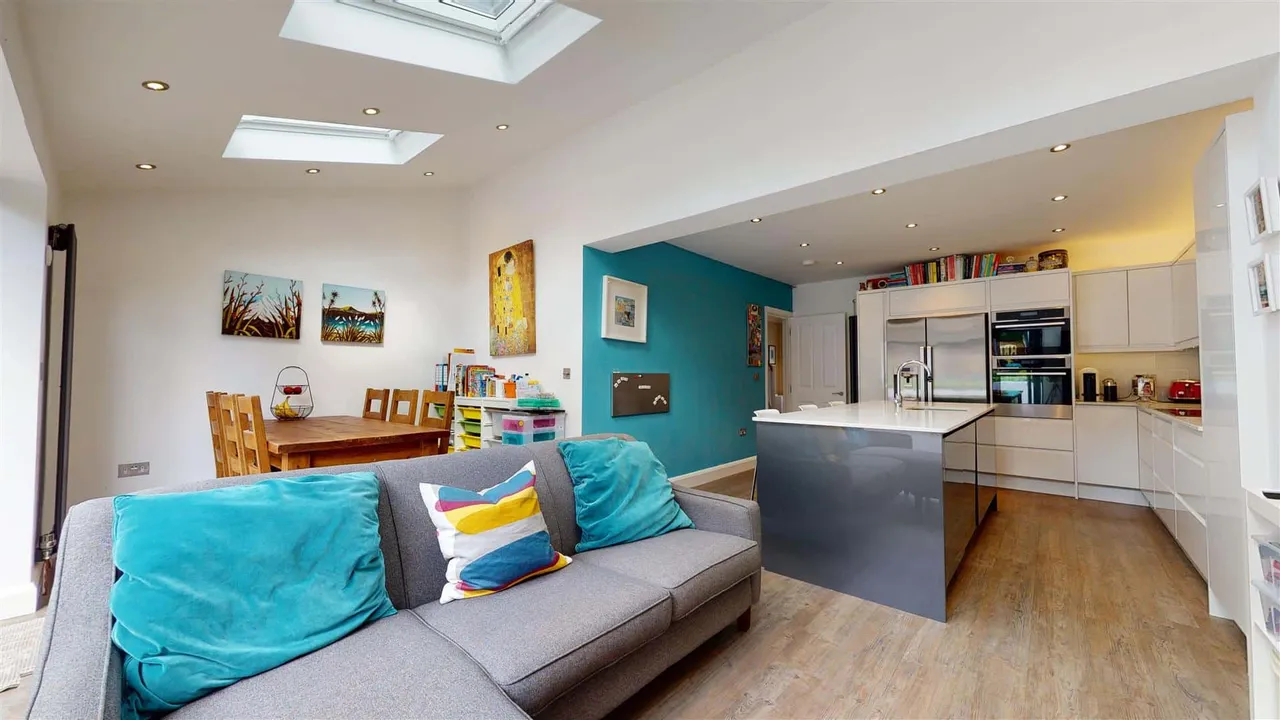 Dene Road, Buckhurst Hill, photo 5