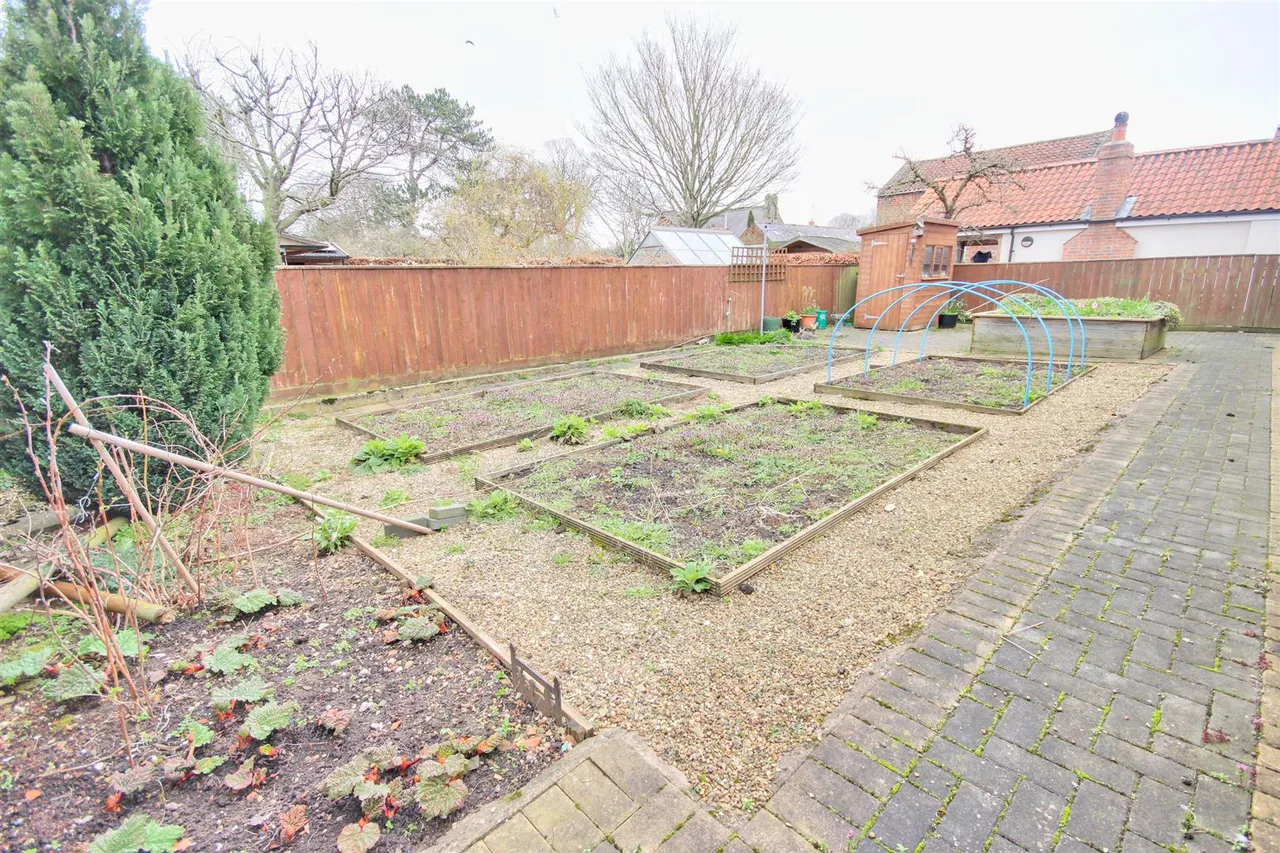 Main Street, Leconfield, Beverley, photo 9