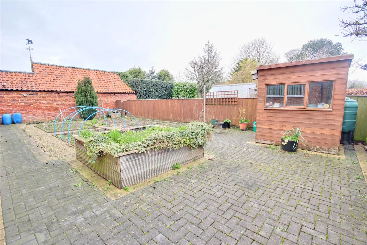 Main Street, Leconfield, Beverley, photo 8