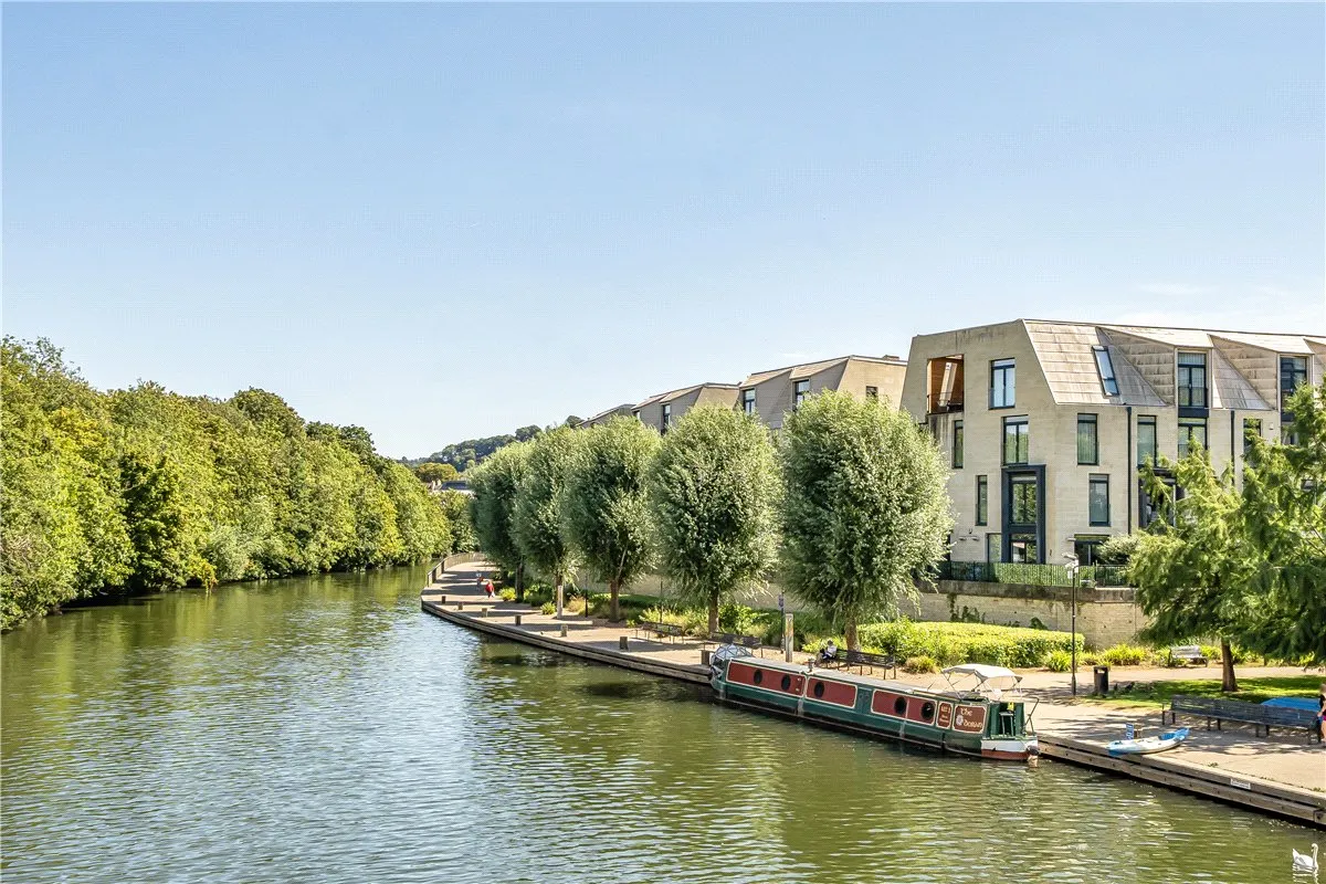 2 bed flat for sale, Western Terrace, Victoria Bridge Road, BA2