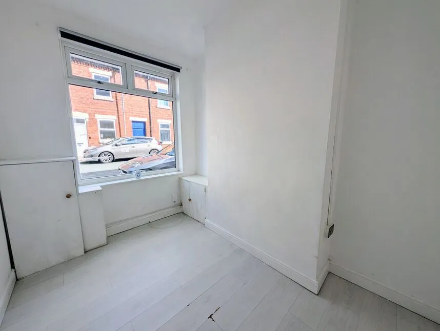 Compton Street, Stoke-on-Trent, Staffordshire, ST1, photo 2
