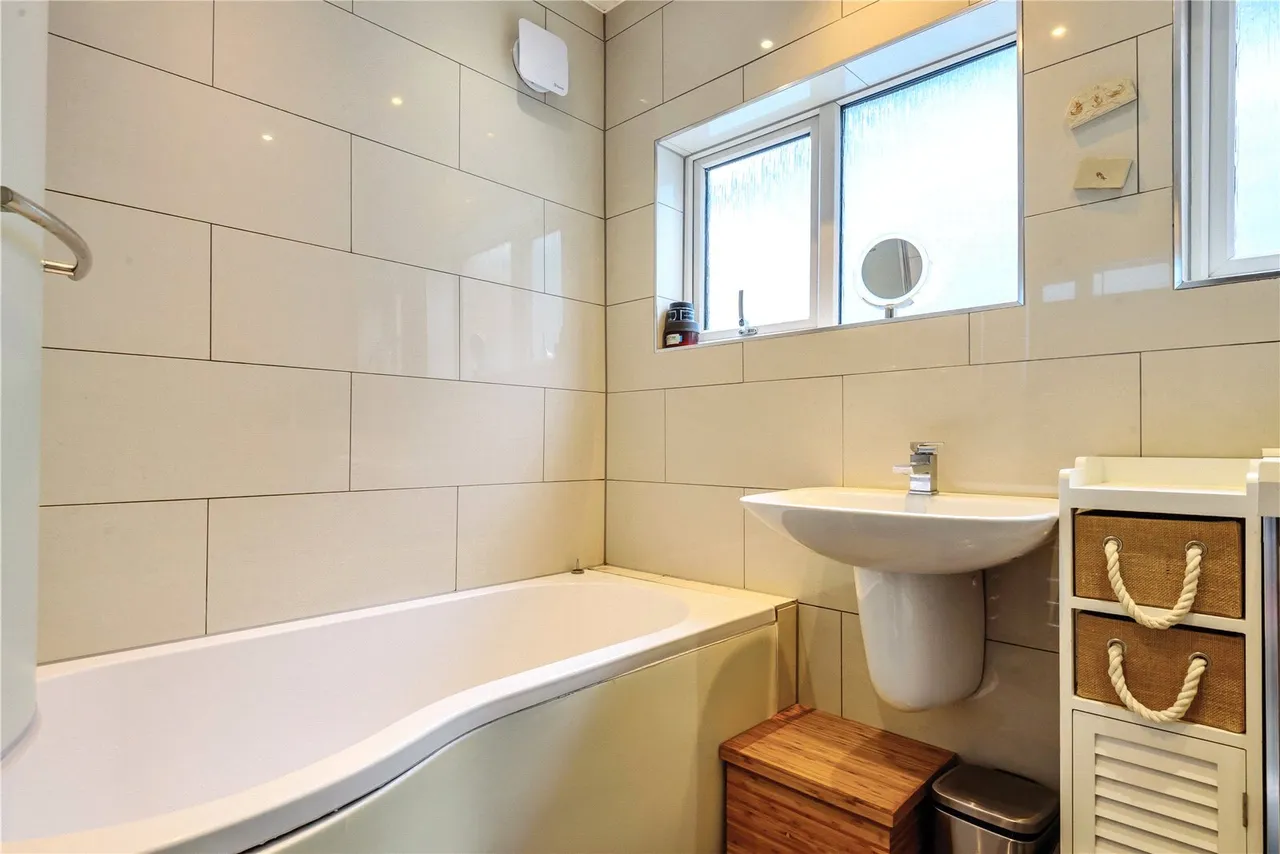 Queens Road, Camberley, Surrey, GU15 3AL, photo 6