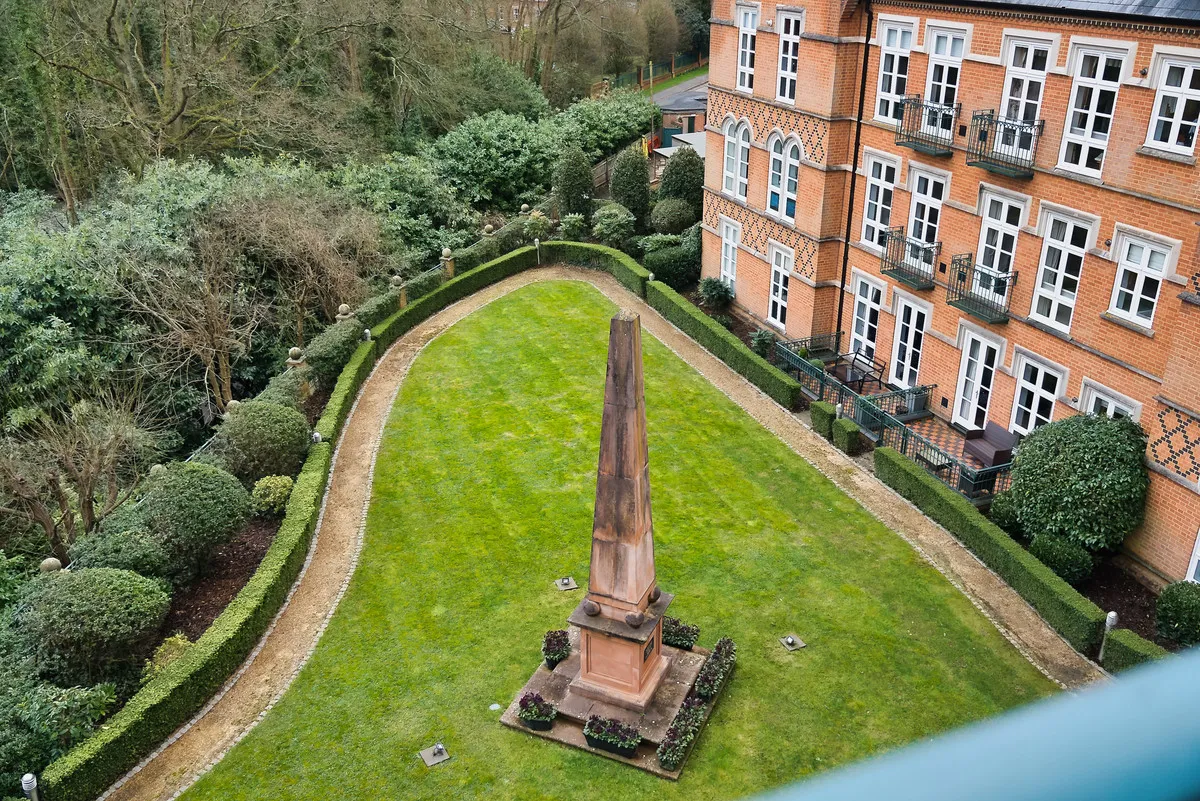 Holloway Drive, Virginia Water, GU25, photo 36
