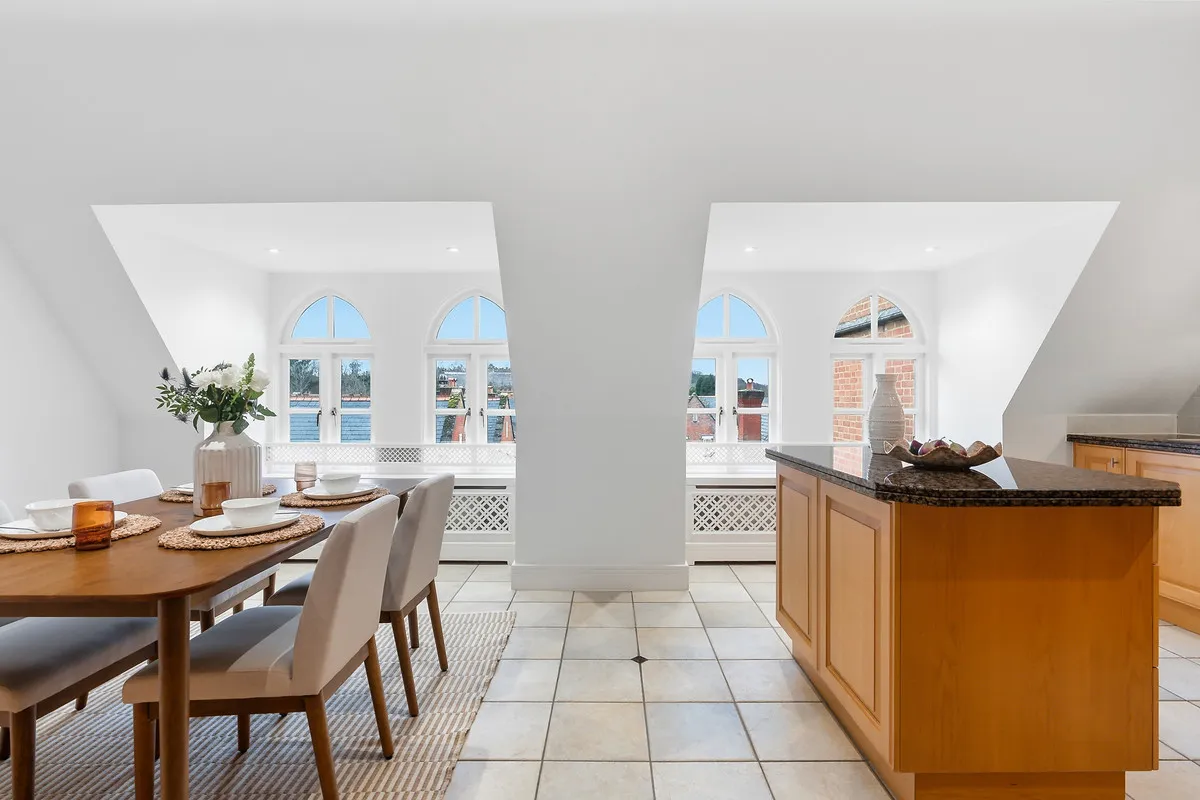 Holloway Drive, Virginia Water, GU25, photo 26