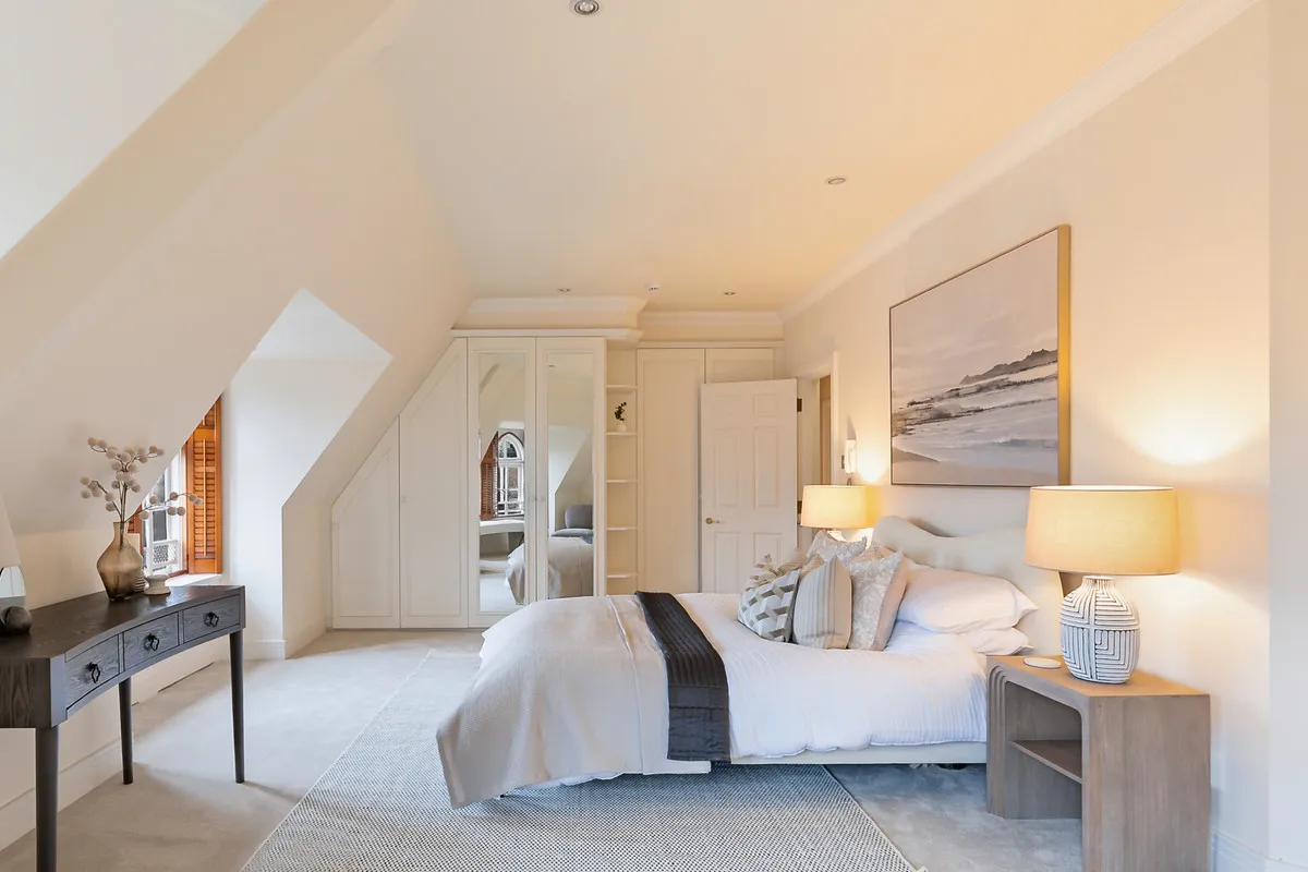 Holloway Drive, Virginia Water, GU25, photo 41