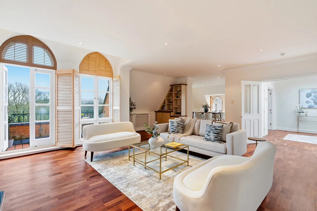 Holloway Drive, Virginia Water, GU25, photo 2