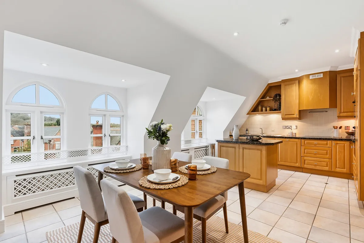 Holloway Drive, Virginia Water, GU25, photo 9