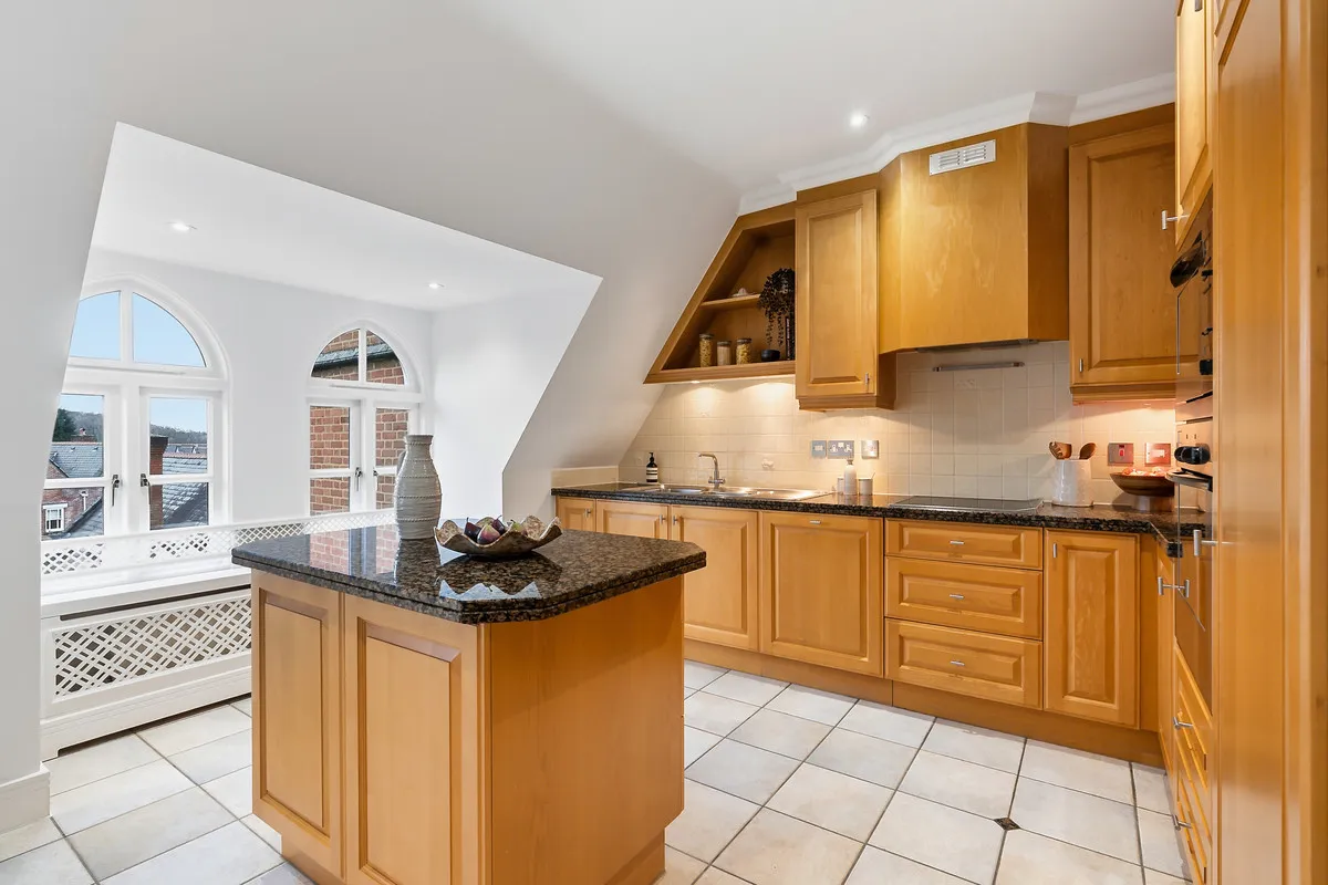 Holloway Drive, Virginia Water, GU25, photo 46
