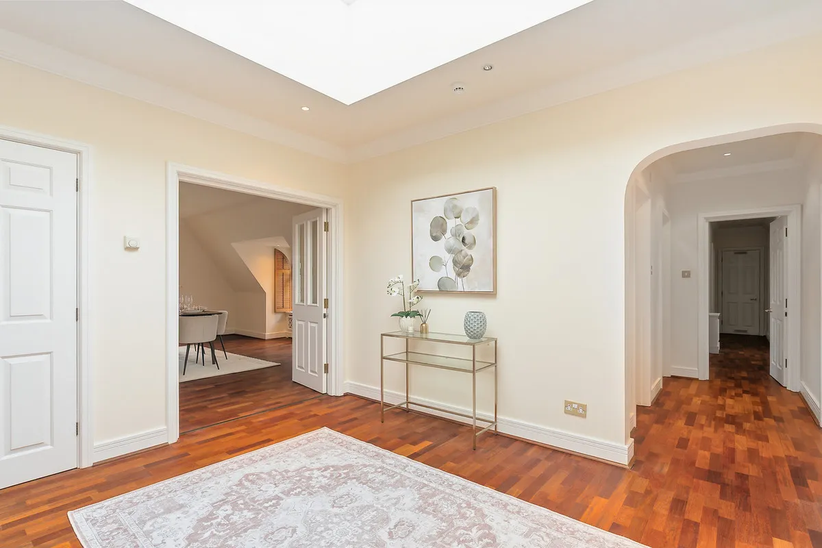 Holloway Drive, Virginia Water, GU25, photo 31