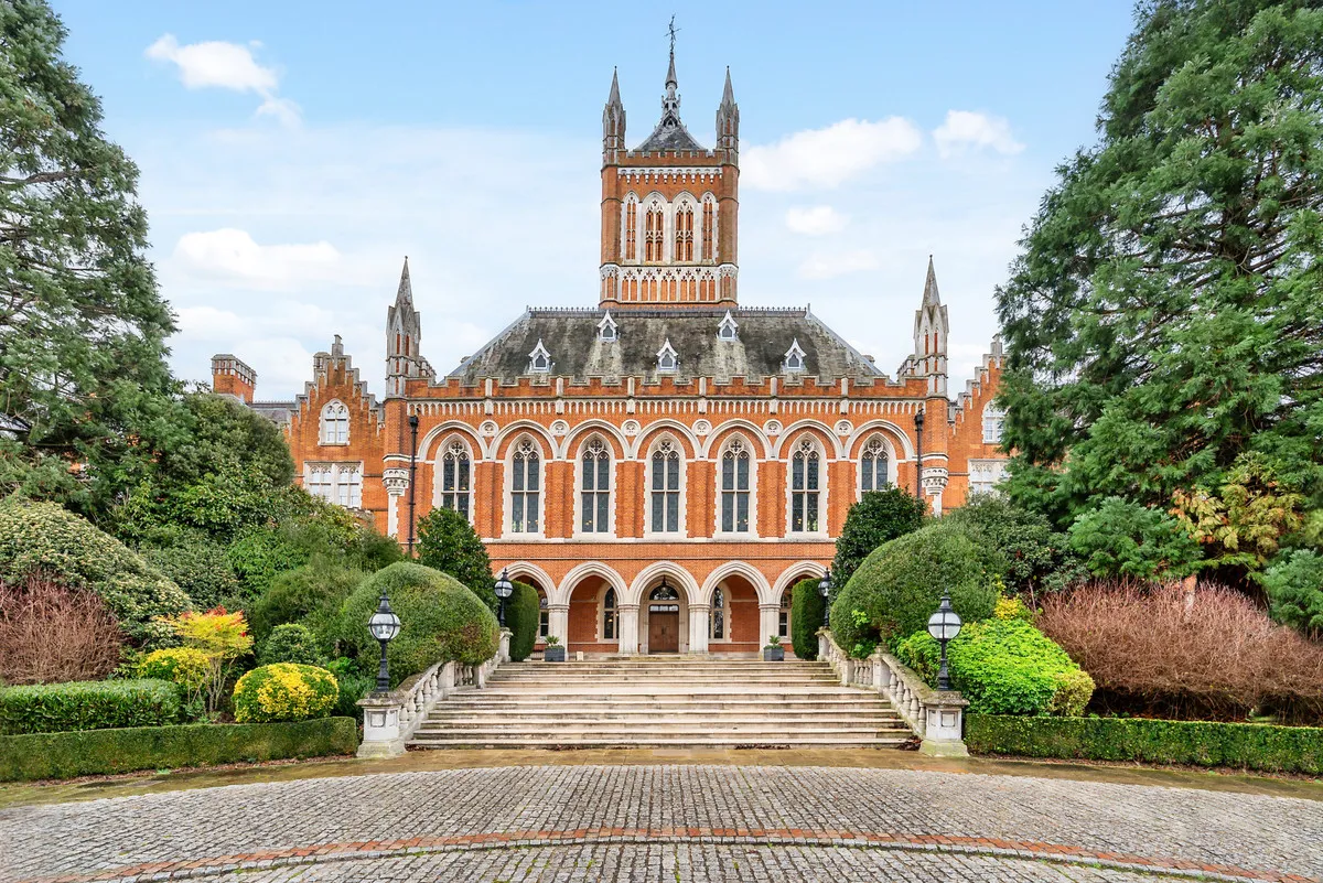 Holloway Drive, Virginia Water, GU25, photo 38