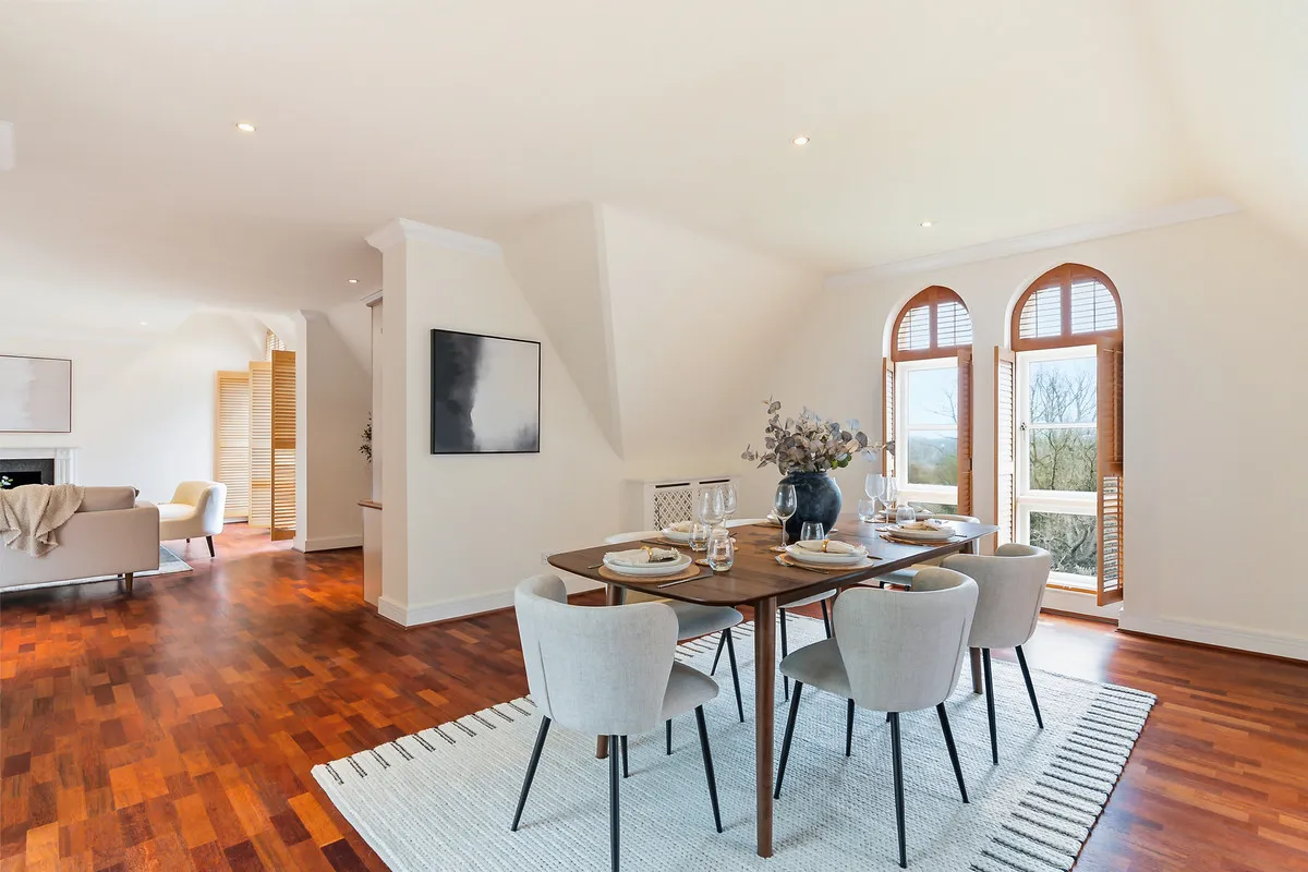 Holloway Drive, Virginia Water, GU25, photo 8