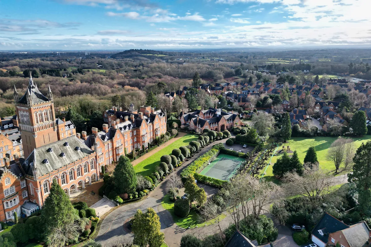 Holloway Drive, Virginia Water, GU25, photo 25